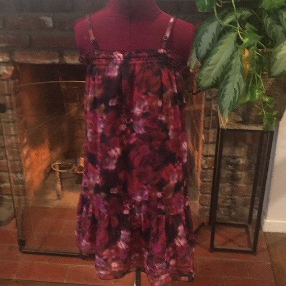 Girl’s Dress - Picture 2 of 4